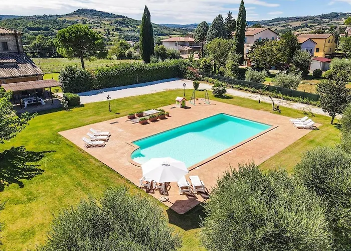 By Casamerina, With Private Pool, Soccer Field, Ping Pong Fratta Todina