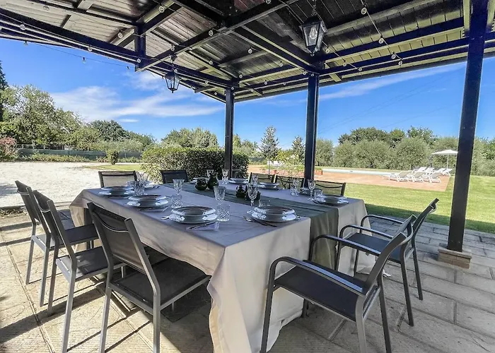 By Casamerina, With Private Pool, Soccer Field, Ping Pong Fratta Todina